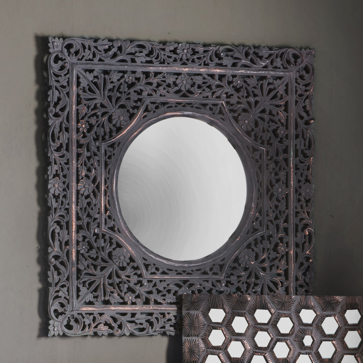 Isernia Mirror